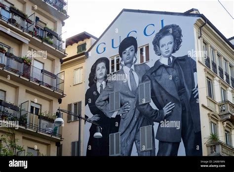 graffito gucci corso garibaldi